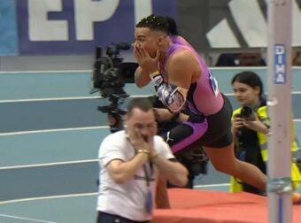 Ιστορική Στιγμή: Ο Καραλής Κατακτά τα 6,17μ. – Δείτε το Απίστευτο Άλμα του! (video)