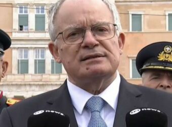 Αμήχανο Στιγμιότυπο: Η «γκάφα» του Προέδρου της Δημοκρατίας Κώστα Τασούλα σε ζωντανή μετάδοση (Βίντεο)