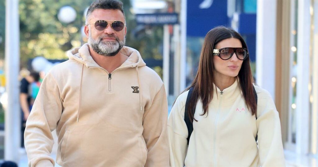 Κώστας Σόμμερ: Η πρώτη δημόσια εμφάνιση με τη Βαλεντίνη Παπαδάκη μετά το πρόσφατο πρόβλημα υγείας (Δείτε τις φωτογραφίες)