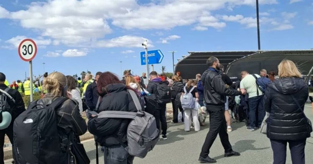 Συναγερμός στην Κύπρο: Μαζικό SMS ενημερώνει όλους τους πολίτες!