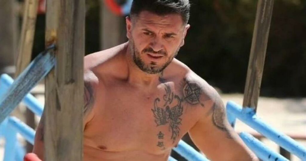 Σωτήρης Λαμάι: «Οι δάκρυα των 7 αντρών» – Συντετριμμένος για τον γιο του μετά την απόφαση στην υπόθεση ΕΦΚΑ.