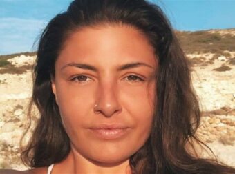 Έκτακτη μεταφορά της Έλενας Παπαρίζου σε ιδιωτικό θεραπευτήριο: Πώς είναι η υγεία της αγαπημένης τραγουδίστριας;