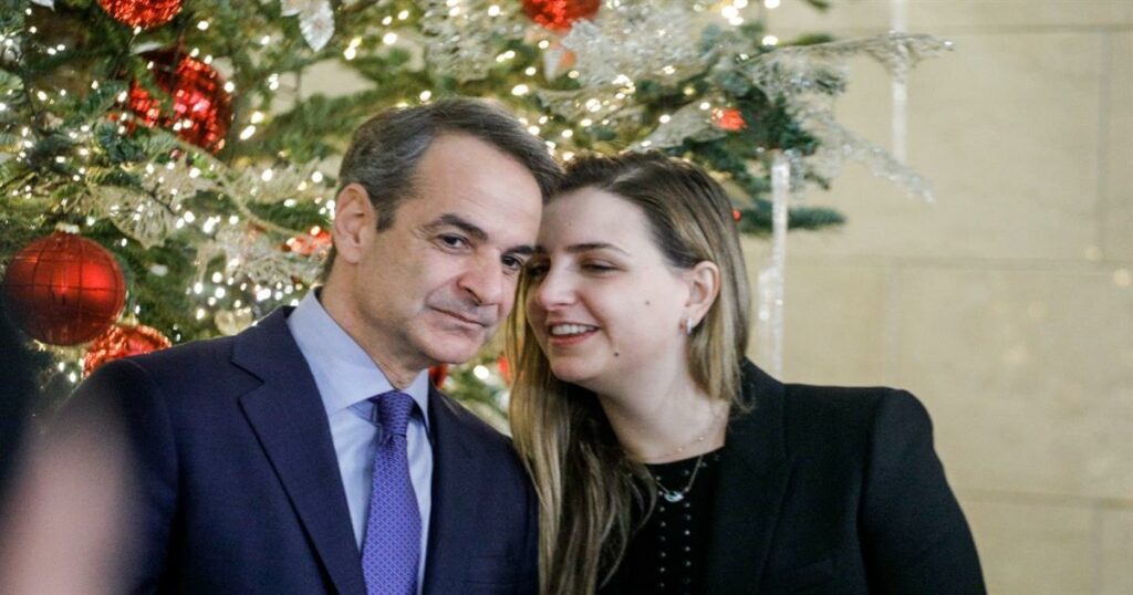 Σοφία Μητσοτάκη: «Η αξιοπρέπεια δεν έχει ταβάνι» – Αντέδρασε δυναμικά στα δημοσιεύματα για το ταξίδι της από το Ντουμπάι με ιδιωτικό τζετ.