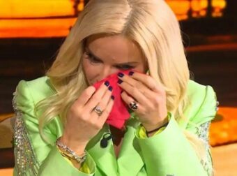 Συγκλονιστικές Στιγμές: Η Συγκίνηση της Μπεκατώρου για τον Χαμό του Πατέρα της – «Χαίρομαι που πρόλαβε να με δει επιτυχημένη».