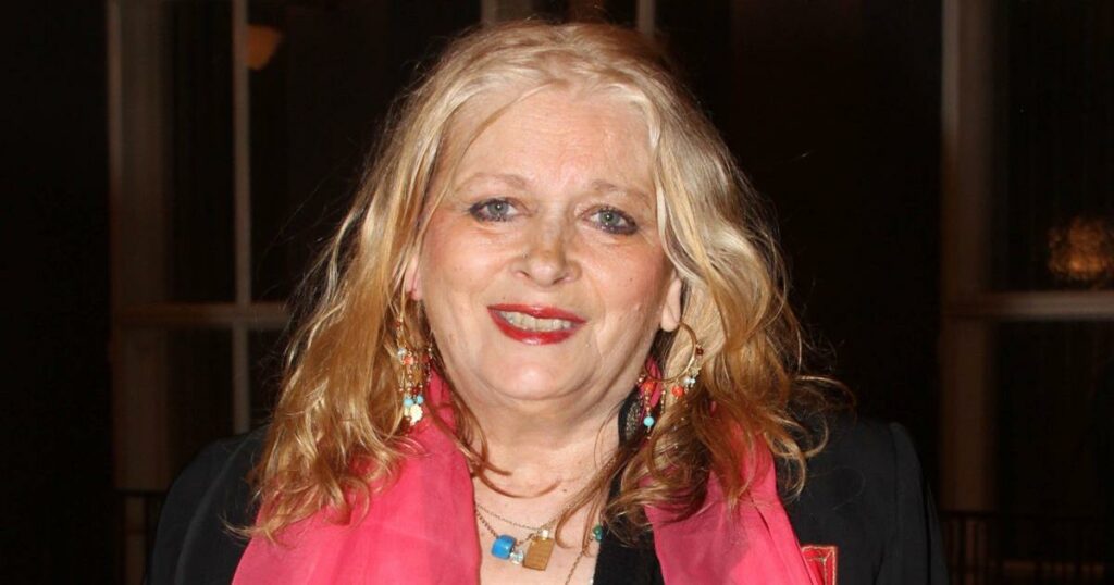 Νόρα Βαλσάμη: Η σπάνια εμφάνισή της στα 78 – Αδυνατισμένη και φανερά καταβεβλημένη!