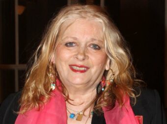 Νόρα Βαλσάμη: Η σπάνια εμφάνισή της στα 78 – Αδυνατισμένη και φανερά καταβεβλημένη!