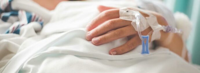 Δραματική μάχη με τον μηνιγγιτιδόκοκκο στην Κρήτη: 26χρονη σε κρίσιμη κατάσταση – Αναγνωρίστε τα συμπτώματα τώρα!