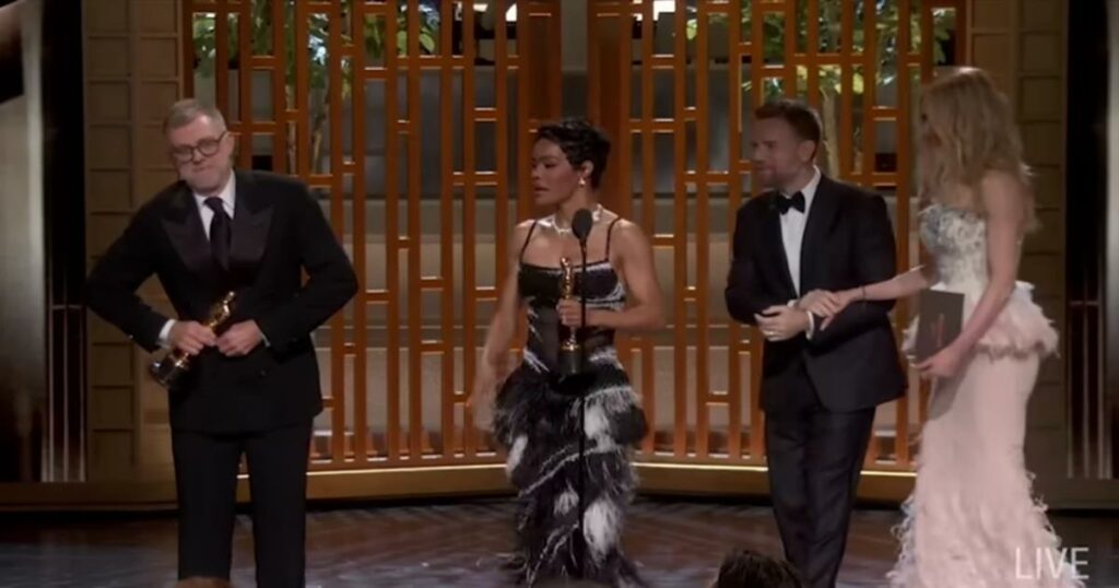 Οι Θριαμβευτές των Όσκαρ 2026: Δείτε Ποιοι Κατάκτησαν το Χρυσό Αγαλματίδιο!