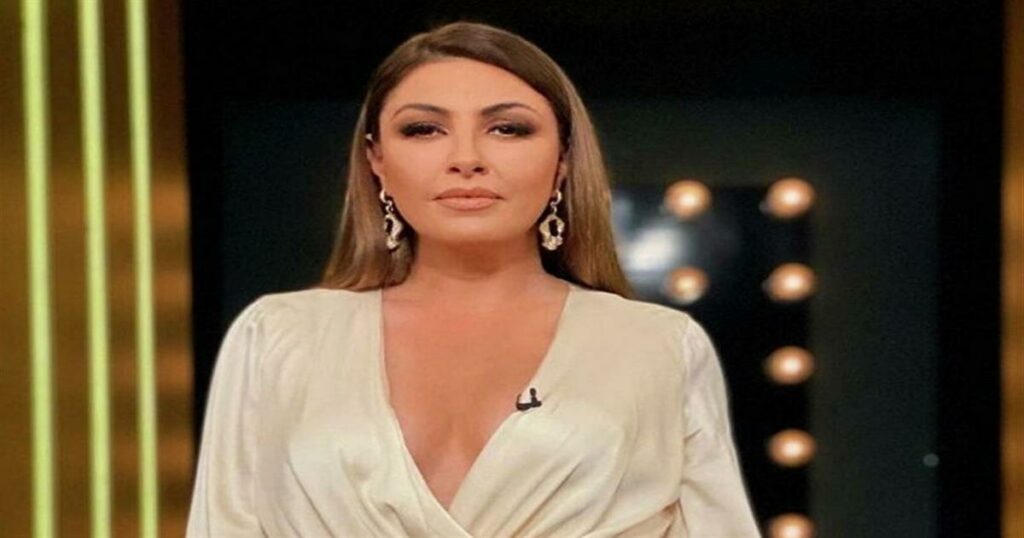 Έλενα Παπαρίζου: Σε νέα νοσηλεία μετά την αιφνίδια ακύρωση της εμφάνισής της – Μεταφέρθηκε εκτάκτως για παρακολούθηση.