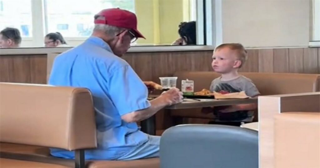 Μικρός ήρωας: Παιδάκι ενώνει δυνάμεις με ηλικιωμένο στα McDonald’s – Μοιράστηκε το γεύμα του και τη συντροφιά του.