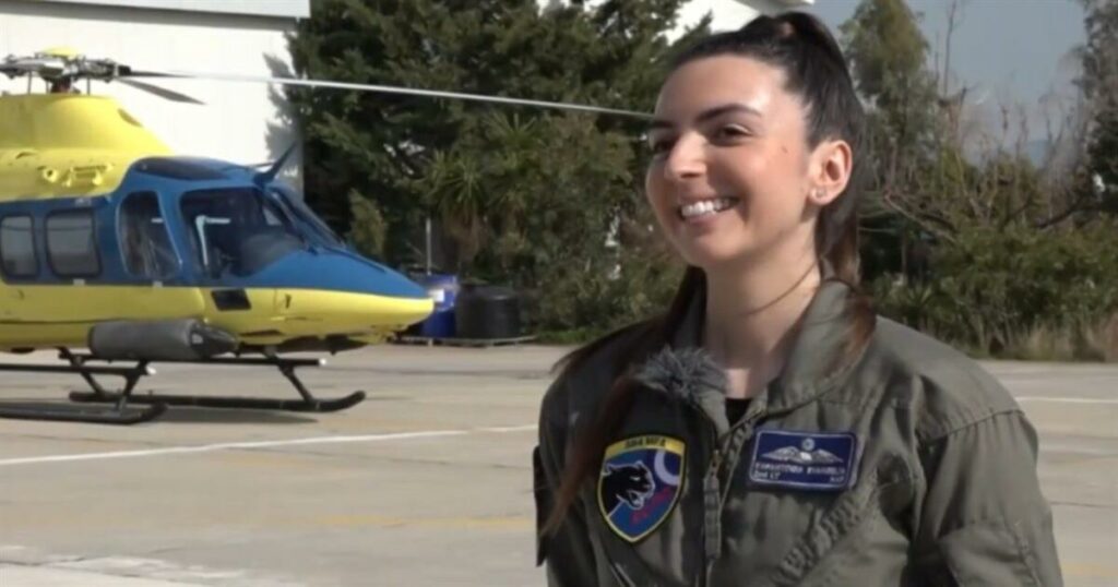 Φύλο δεν περιορίζεται ο ουρανός: Η πιλότος Ευαγγελία Καφαντόγια – Κριεμπάρδη σπάει τα στερεότυπα της Πολεμικής Αεροπορίας.