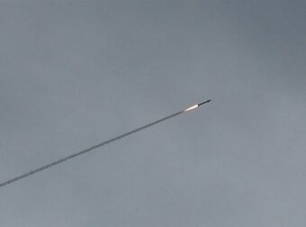 Ιρανικοί πύραυλοι αναχαιτίστηκαν στον δρόμο προς Κύπρο (δείτε το βίντεο)