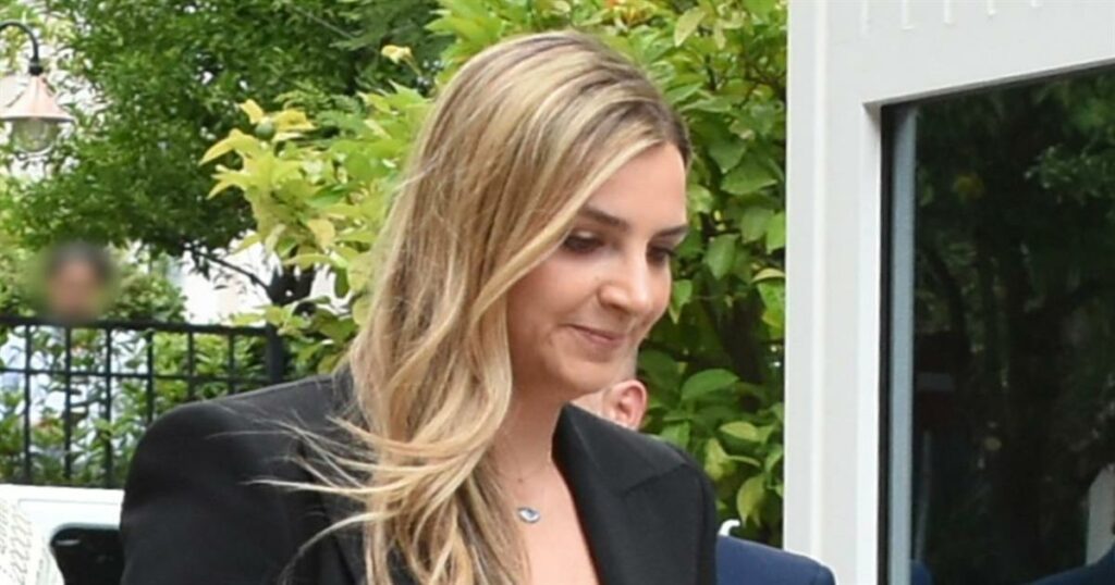 Σοφία Μητσοτάκη: Φωτογραφία με το εισιτήριο της πτήσης της – «Ας τελειώσει επιτέλους αυτή η αθλιότητα»