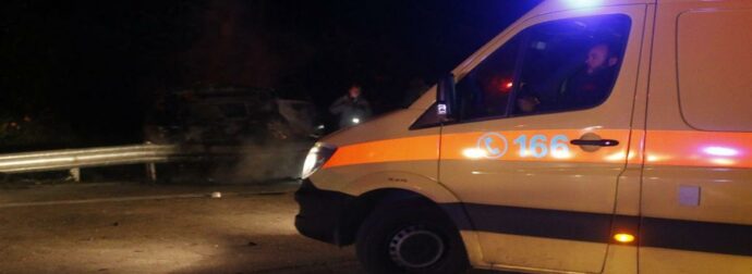 Σοκαριστικό Δυστύχημα στην Ποσειδώνος: Καραμπόλα 5 Οχημάτων με Θύμα και Τραυματίες στον Άγιο Κοσμά – Χάος και Δραματικές Σκηνές!