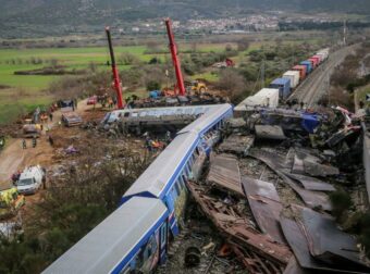 Τραγωδία Τεμπών: Αναζήτηση δικαιοσύνης για τους 57 χαμένους – 36 κατηγορούμενοι στο επίκεντρο.