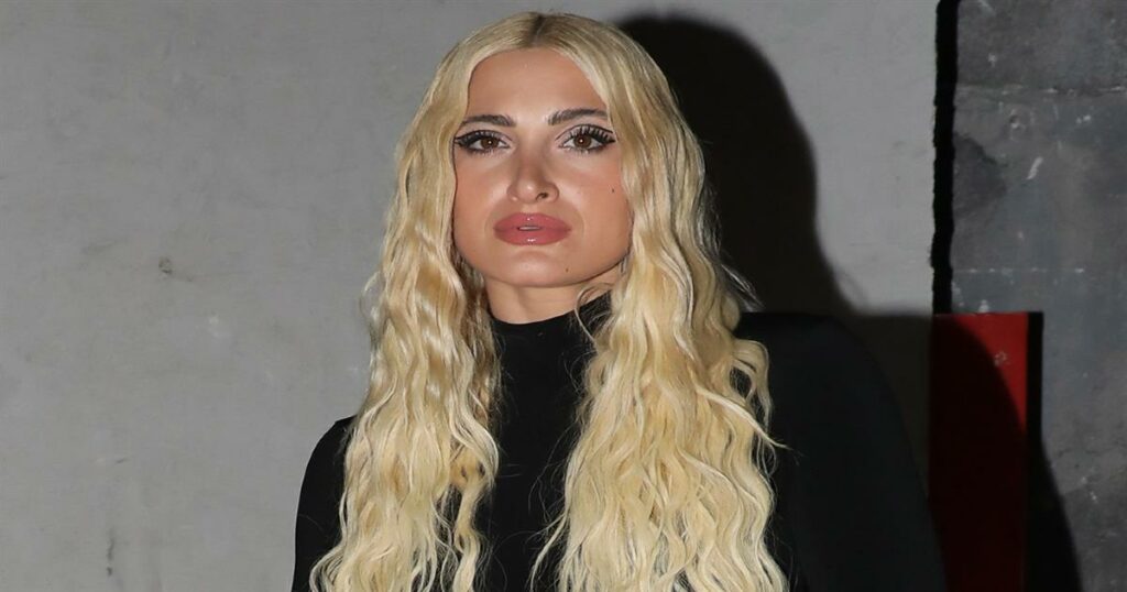 Ιωάννα Τούνη: «Αντί να απολαμβάνουμε τη δική μας ζωή, ζούμε το όνειρο κάποιου άλλου» – Ένα υπαρξιακό ξέσπασμα για την αναζήτηση της ευτυχίας.