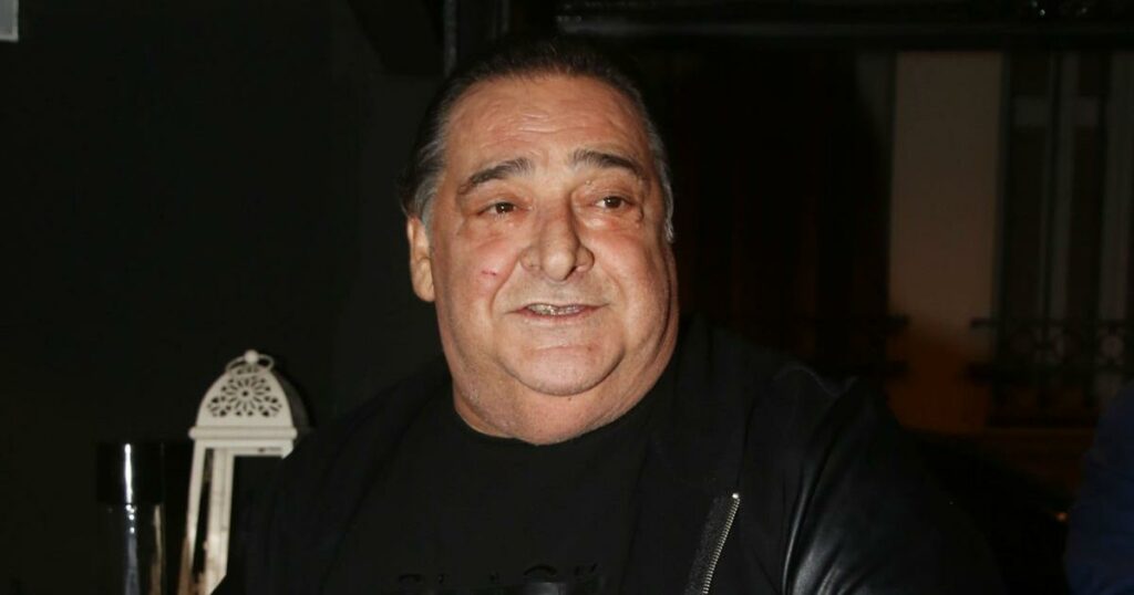 Αποκαλύφθηκε το νέο ακυκλοφόρητο τραγούδι του Βασίλη Καρρά: Ανατριχιαστική επιστροφή 2,5 χρόνια μετά τον θάνατό του (Βίντεο).