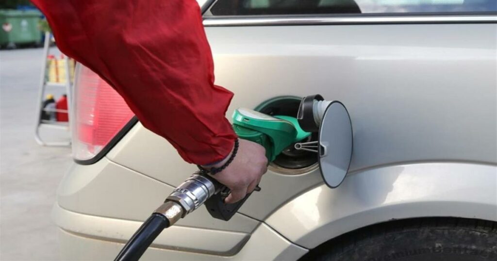 Πανικός στα βενζινάδικα από νωρίς: Φόβοι για αυξήσεις τιμών και έλλειψη αμόλυβδης, προειδοποιεί η Ένωση Βενζινοπωλών.