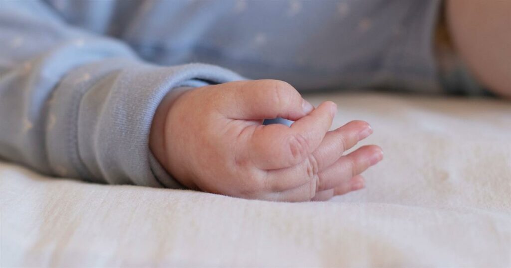 Σοκ στην Ηλεία: Βρέφος 10 μηνών στο νοσοκομείο με σοβαρά τραύματα και εγκαύματα.