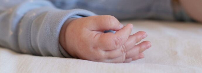 Σοκ στην Ηλεία: Βρέφος 10 μηνών στο νοσοκομείο με σοβαρά τραύματα και εγκαύματα.