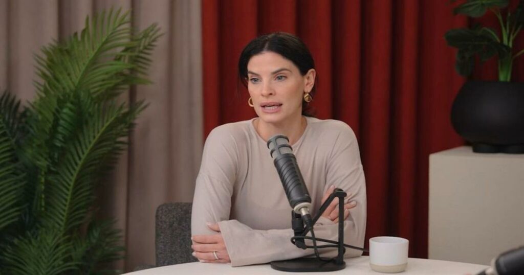 Χριστίνα Μπόμπα: Η συγκινητική εξομολόγηση για τη ζωή με τις δίδυμες – «Προσπαθώ να παραμένω δυνατή και να παίζω με τα κορίτσια»