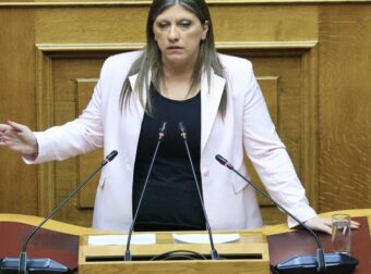 Επικός Χαιρετισμός On Air: «Έξω τα Ρακούν» προς τη Ζωή Κωνσταντοπούλου!