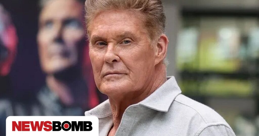 Ντέιβιντ Χάσελχοφ: Αναπάντεχη εμφάνιση με μπαστούνι -Οι τελευταίες εξελίξεις για την υγεία του.