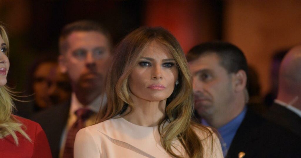 Μία άλλη Μελάνια Τραμπ: Δείτε τη συγκλονιστική φωτογραφία που αποκαλύπτει την αληθινή της εμφάνιση πριν τις αισθητικές επεμβάσεις.