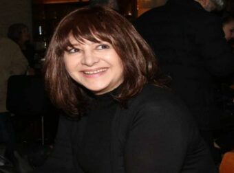 Ανακαλύψτε την εντυπωσιακή μεταμόρφωση της Μαρίας Χούκλη και τον λόγο που αποσύρθηκε από τα φώτα της δημοσιότητας!