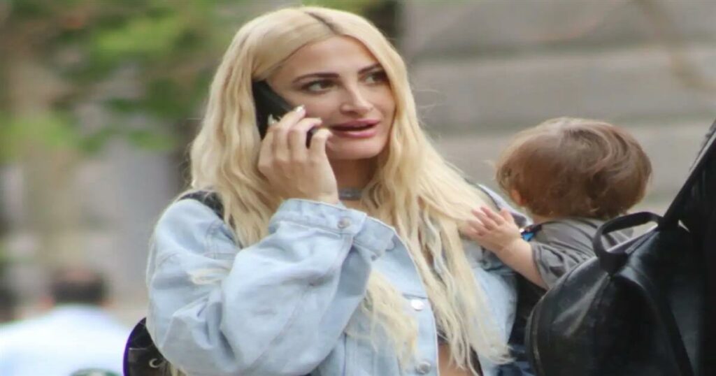 Συγκλονιστική Σύλληψη: Η Ιωάννα Τούνη Δένεται με Χειροπέδες Έξω από το Σπίτι της – Αποκάλυψη από τον Δικηγόρο της!