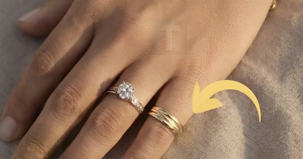 Ποια είναι η συμβολική σημασία του δαχτυλιδιού στο μικρό δάχτυλο μιας γυναίκας;
