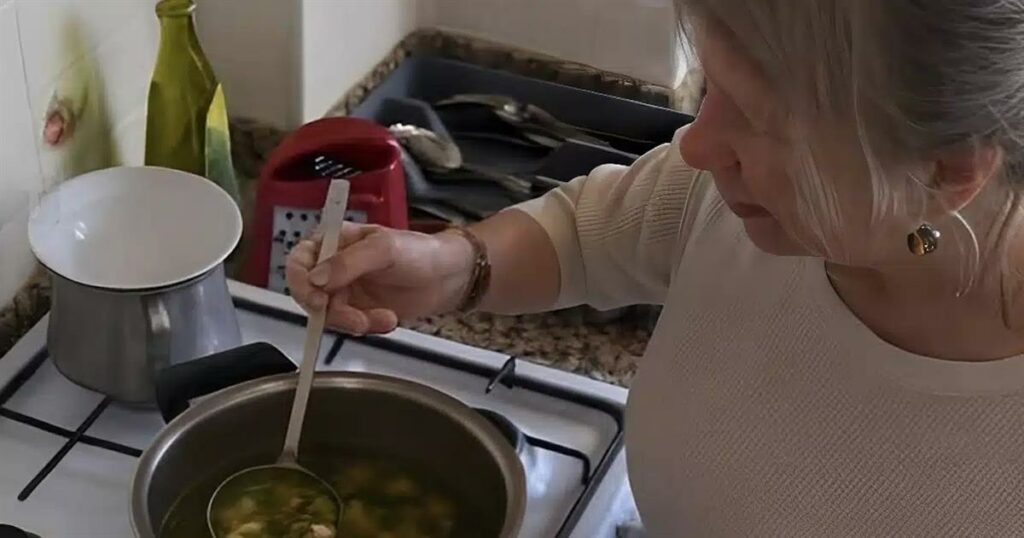 6 ενδείξεις στο σπίτι που φανερώνουν μια ακατάστατη προσωπικότητα: Αν παραβλέπει αυτά, ίσως παραμελεί και τον εαυτό της.