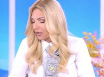 Συγκλονιστικές στιγμές: Η Μεσσαροπούλου πληροφορείται ζωντανά για το εγκεφαλικό του συζύγου της