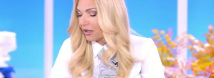 Συγκλονιστικές στιγμές: Η Μεσσαροπούλου πληροφορείται ζωντανά για το εγκεφαλικό του συζύγου της