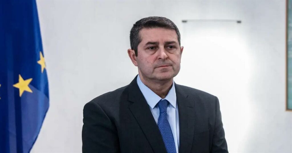 Ο τίτλος μπορεί να αναδιαμορφωθεί ως εξής: “Έκτακτο: Ο Γιώργος Μυλωνάκης μετά την επέμβαση – Τι συνέβη;”