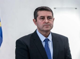 Ο τίτλος μπορεί να αναδιαμορφωθεί ως εξής: “Έκτακτο: Ο Γιώργος Μυλωνάκης μετά την επέμβαση – Τι συνέβη;”