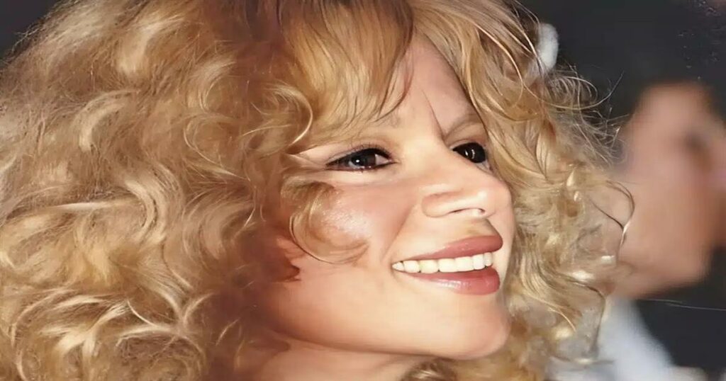 Η μυστική τεχνική της Αλίκης Βουγιουκλάκη για ακαταμάχητη αναπνοή: Πώς το άρωμα έκανε το στόμα της να μοσχοβολά.