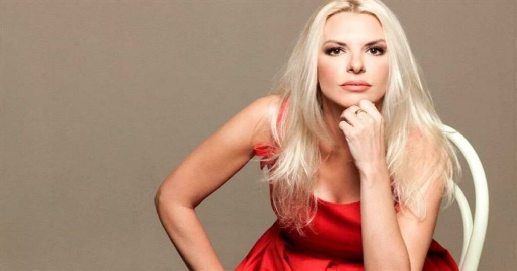 Άννα Βίσση: Τα ειλικρινή λόγια της Αννίτας Πάνια για την καλλιτέχνιδα και την αδιαφορία της για το παρασκήνιο.