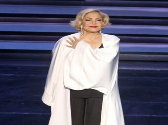 Μαρινέλλα: Δείτε πώς διαμορφώθηκε ο τάφος της μία μέρα μετά την κηδεία.