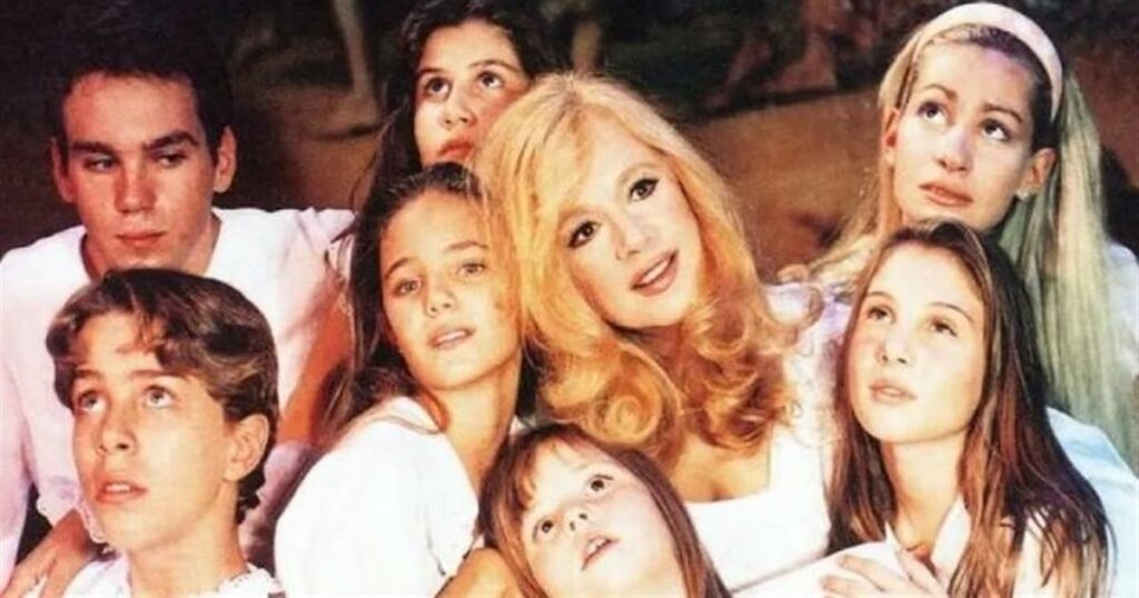 Αποκάλυψη: Συγκλονιστική φωτογραφία της Αλίκης 30 χρόνια μετά τον θάνατό της – Βουρκωμένη στα παρασκήνια της τελευταίας της παράστασης!