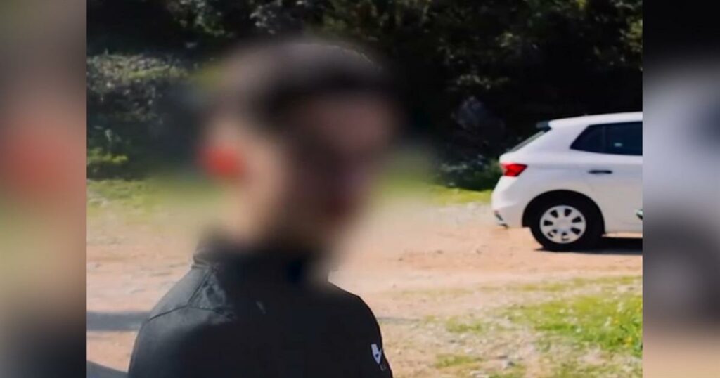 ΑΡΧΑΙΑ ΤΡΑΓΩΔΙΑ ΕΝ ΖΩΗ: «ΕΠΙΘΥΜΩ ΝΑ ΣΥΝΑΝΤΗΣΩ ΞΑΝΑ ΤΟΝ ΑΔΕΛΦΟ ΜΟΥ, ΝΑ ΜΟΙΡΑΣΤΩ ΑΥΤΑ ΠΟΥ ΔΕΝ ΕΧΩ ΠΡΟΛΑΒΕΙ» – ΣΥΓΚΛΟΝΙΣΜΟΣ ΓΙΑ ΤΟΝ 15ΧΡΟΝΟ.