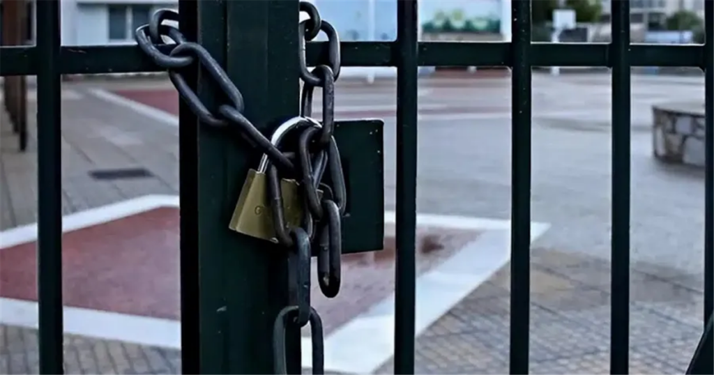 Σημαντική Ενημέρωση: Τα Σχολεία Παραμένουν Κλειστά και Αύριο, 2/4!