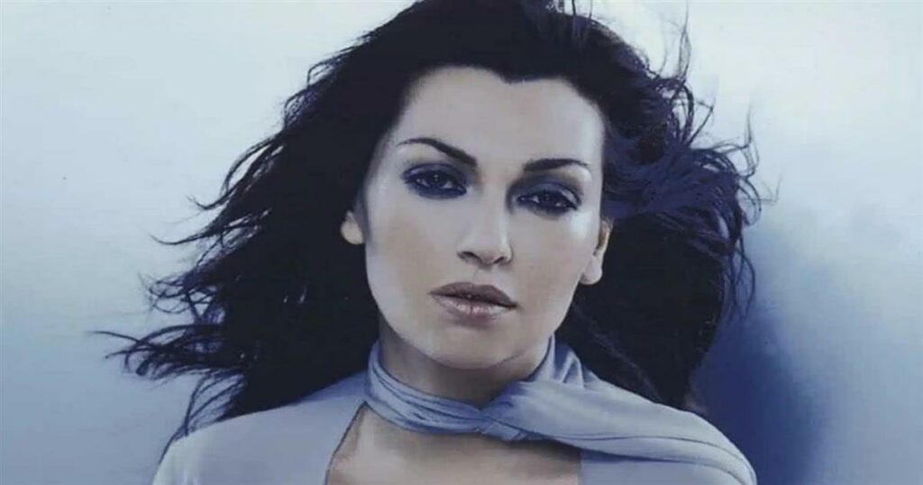 «Αρνείται να τραγουδήσει τον τολμηρό στίχο: Η μεγάλη επιτυχία της Καίτης Γαρμπή που την προκαλεί εδώ και 25 χρόνια»