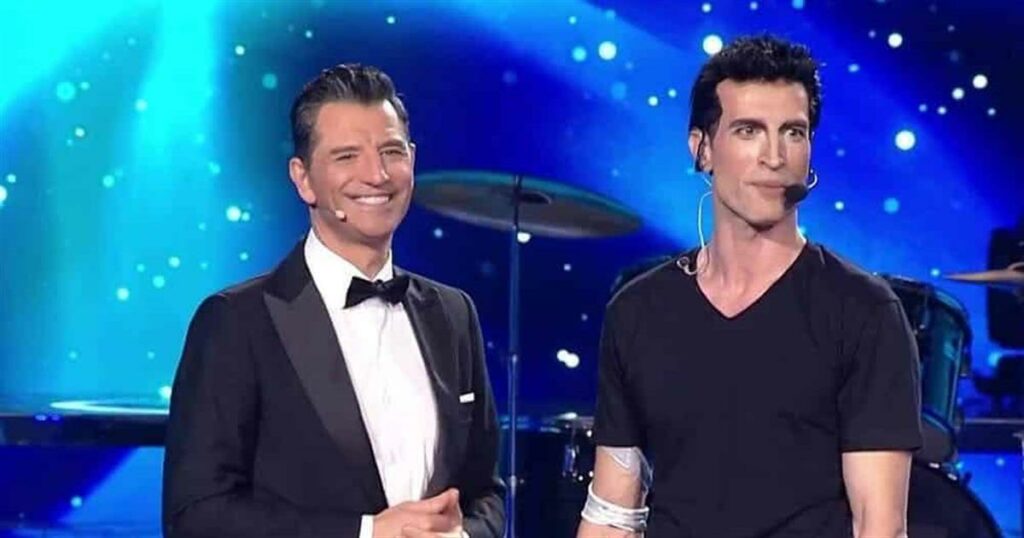 YFSF: Ο Κωνσταντίνος Μαγκλάρας μεταμορφώθηκε σε Σάκη Ρουβά – Δείτε πώς αντέδρασε ο ίδιος ο τραγουδιστής!