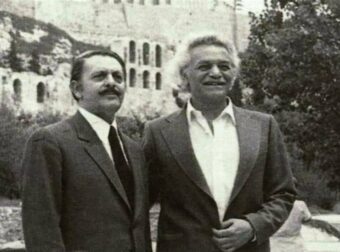 Θρυλική πράξη αντίστασης: Επέτειος της αποχώρησης του Λάκη Σάντα, του ήρωα που κατέβασε τη σβάστικα από την Ακρόπολη στις 30 Απριλίου 2011.