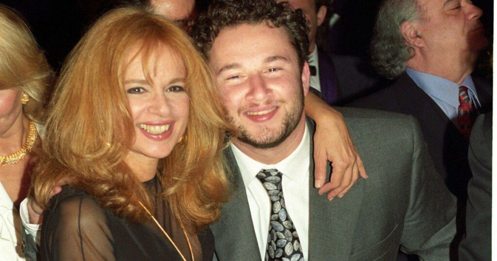 Οικογενειακή Θύελλα για την Αλίκη Βουγιουκλάκη: Ο Γιος της Εξετάζει Νομικές Κινήσεις!