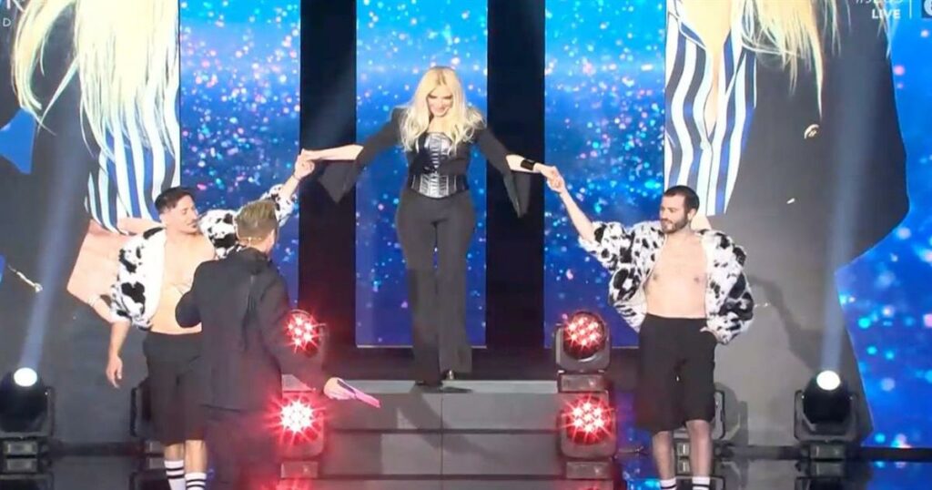 Αννίτα Πάνια: Η επιστροφή-έκπληξη στην τηλεόραση ως αποψινή κριτής του J2US – Δείτε την μεταμόρφωσή της μετά από 2 χρόνια απουσίας!