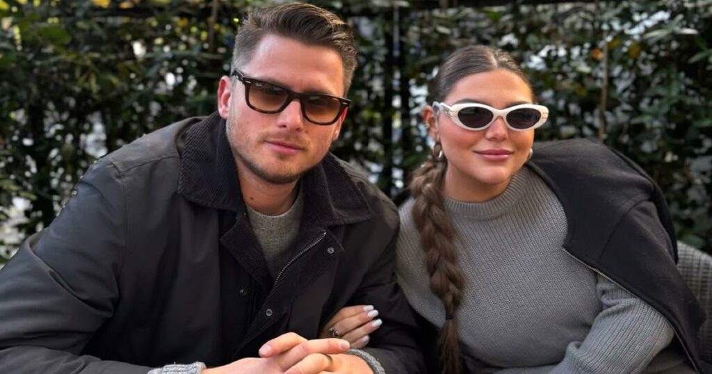 Δανάη Μπάρκα & Φάνης Μπότσης: Αξέχαστο Πάσχα στην Καλαμάτα – Η φωτογραφία της Ανάστασης που μαγεύει!