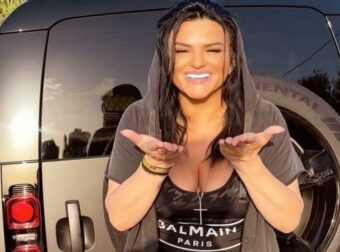 Δήμητρα Κατσαφάδου: Δείτε την εντυπωσιακή της εμφάνιση στο εταιρικό meeting!