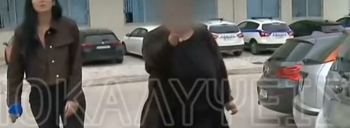 Ένταση στην Κεφαλονιά: Η μητέρα αρσιβαρίστα προκαλεί αναστάτωση σε κάμερα του ΑΝΤ1 με απειλητικές δηλώσεις!